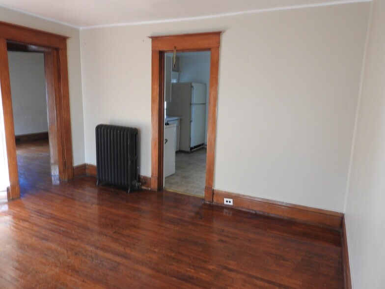 Building Photo - 306 Gold Ave NW