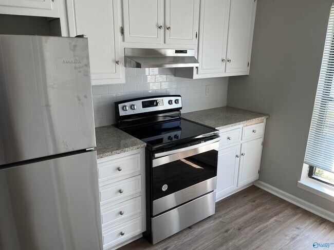 Building Photo - 2602 Wynterhall Rd SE