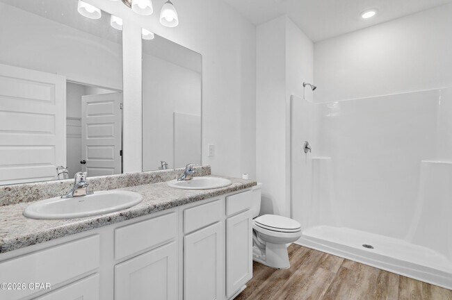 Building Photo - 56 Silverthorn St