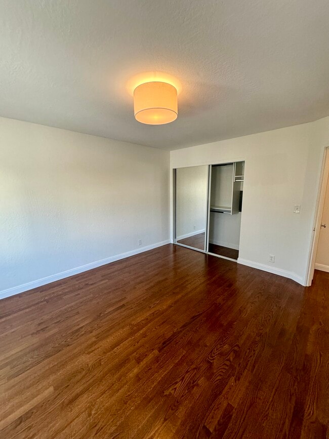 Building Photo - 137 Saint Marys Ave