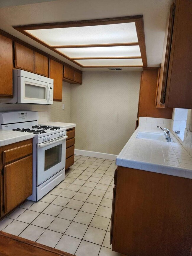 Interior Photo - 5132 Dunbar Drive