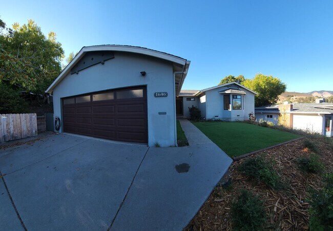 Building Photo - 5 Bedroom 3 bathroom in close proximity to POLY CAMPUS!