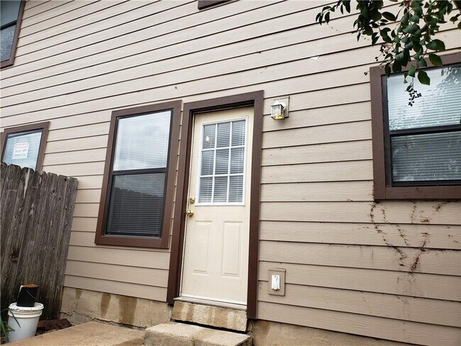 Building Photo - 7800 Northcrest Blvd