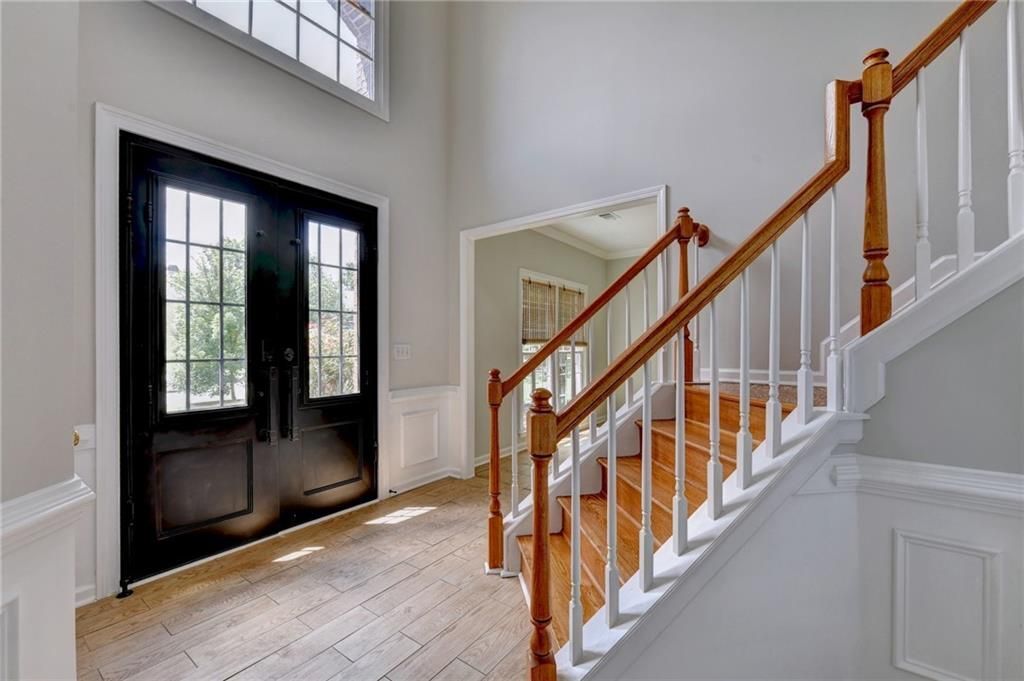 Building Photo - 2835 Crestmont Ct