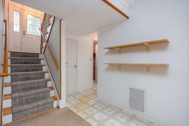 Building Photo - 12 Gerken Dr