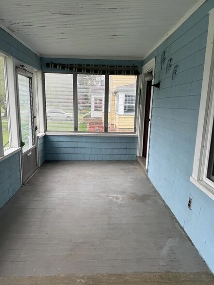 Building Photo - 83 Navarre Rd