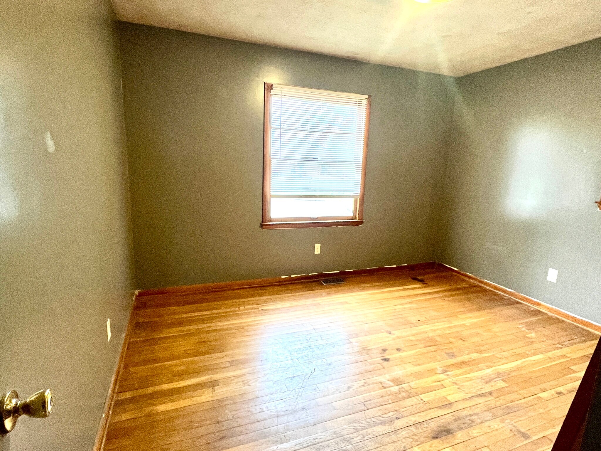 Building Photo - 345 Peachtree Rd