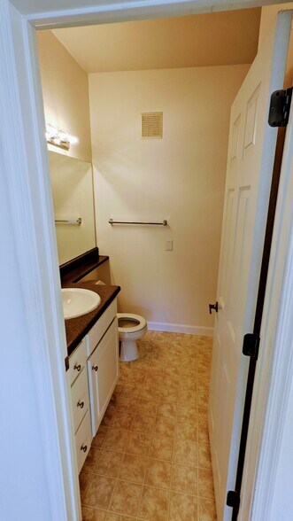 Master Bathroom - 4465 E Paradise Village Pkwy S APT 1129