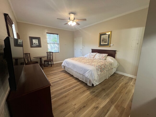 Building Photo - Bendel Gardens Apartment