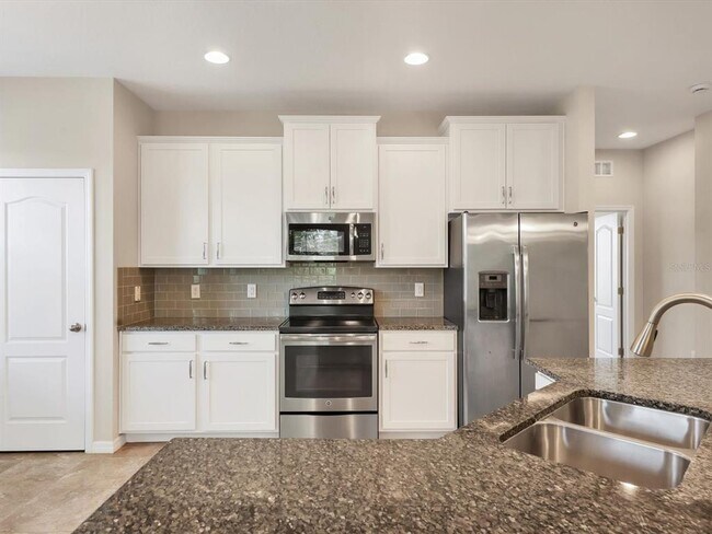 Building Photo - 8219 Enclave Way