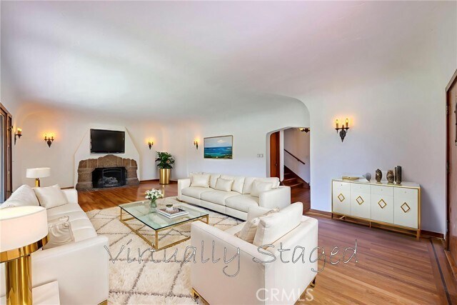 Building Photo - 405 W Brookdale Pl