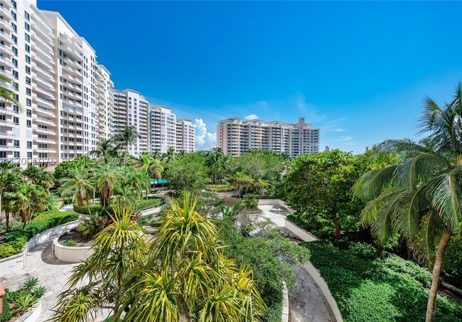 Building Photo - 789 Crandon Blvd