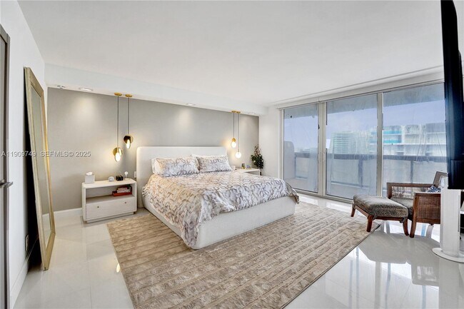 Building Photo - 19667 Turnberry Way