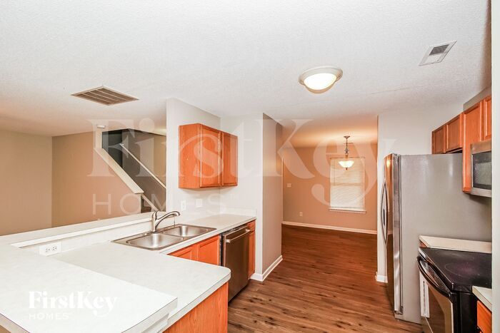 Building Photo - 151 Peterborough Dr