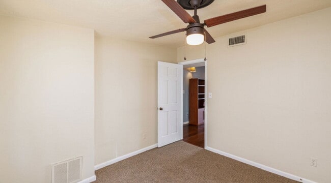 Building Photo - 1483 Glastonberry Rd