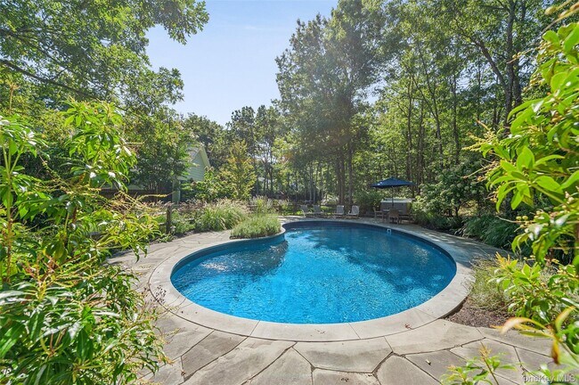 Building Photo - 14 Hildreth Rd S