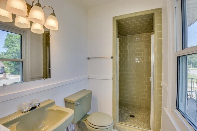 Building Photo - 2021 Arcadia Ct