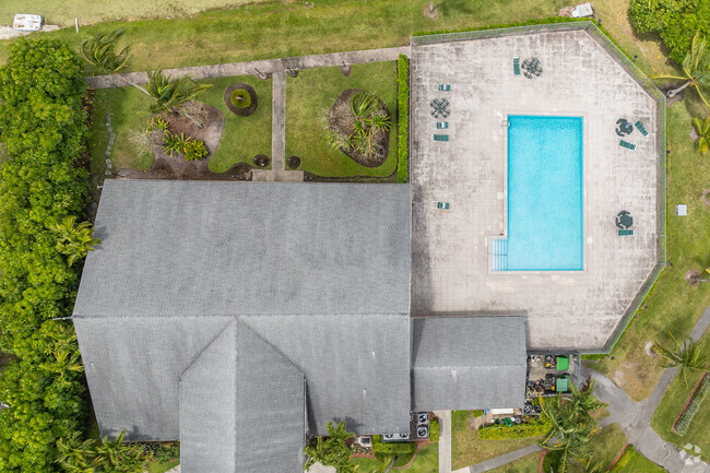 Building Photo - Lakeshore Community