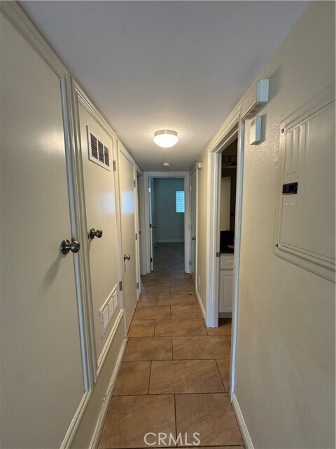Building Photo - 1251 S Meadow Ln