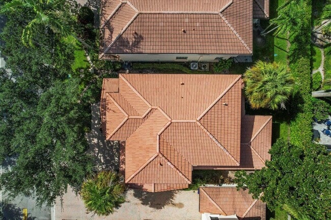 Building Photo - 321 September St