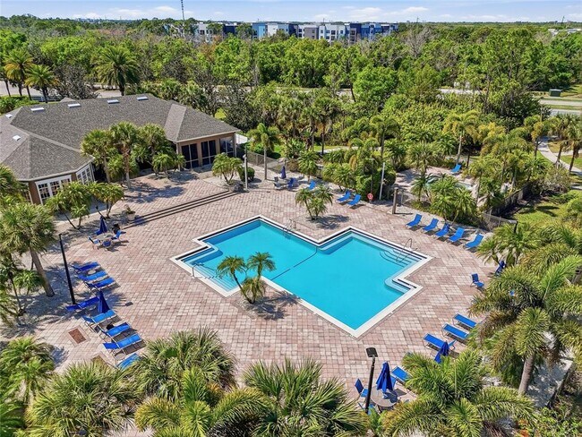 Building Photo - 8809 Manor Loop