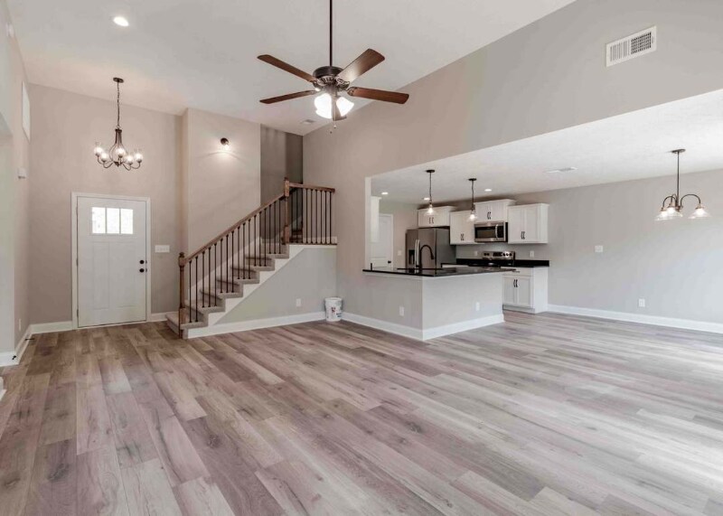 Building Photo - 180 Bonnell Dr