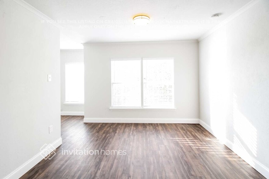 Building Photo - 403 E Standifer St