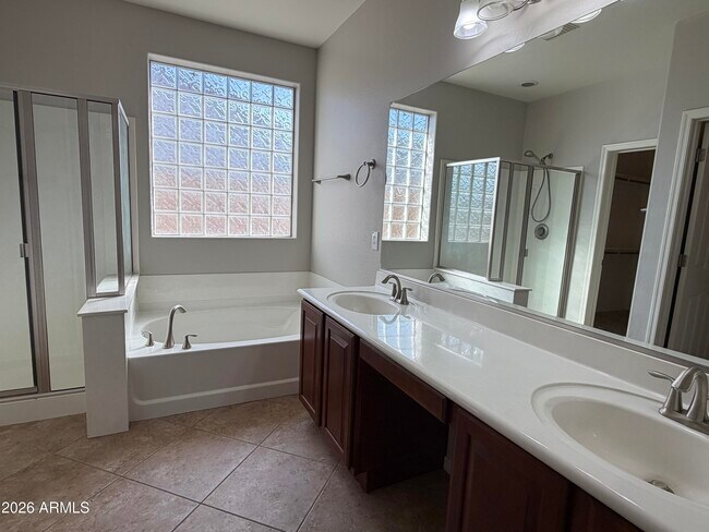 Building Photo - 15569 W Montecito Ave