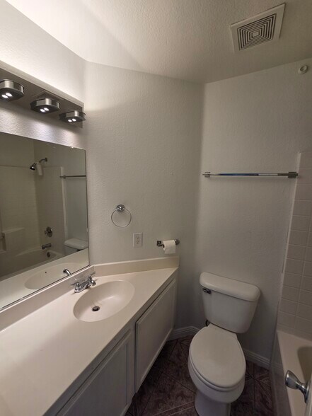 Building Photo - 5650 Ruby Creek Dr