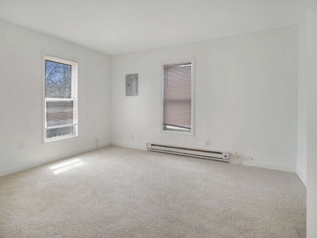 Building Photo - Section 8 Approved 1+ Bedroom Upper Level Duplex