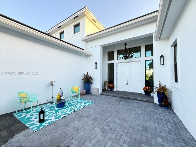 Building Photo - 11460 SW Pietra Wy