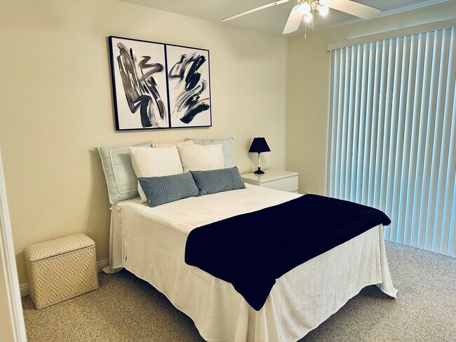 Master Bedroom - 4118 W Kling St