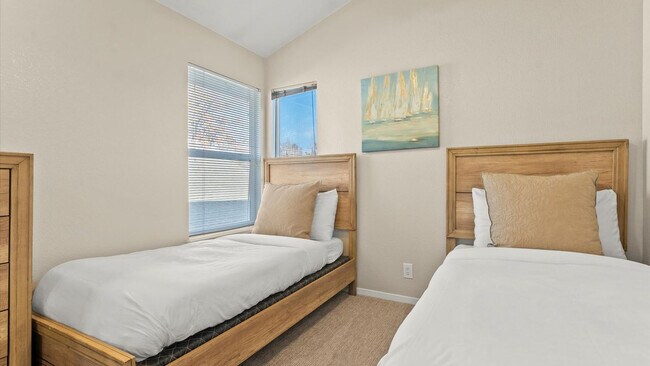 Building Photo - 2301 Sierra Highlands Dr
