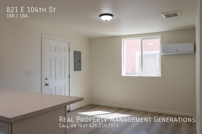 Building Photo - 821 E 104th St