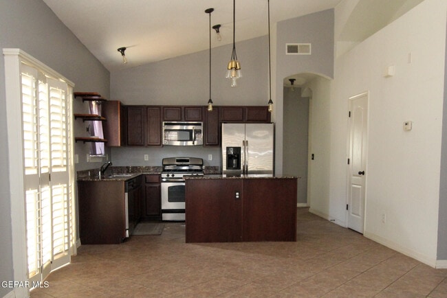 Building Photo - 2209 Honour Point Pl