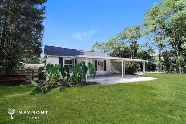 Building Photo - Bright 3-Bedrooms Home