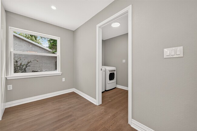 Building Photo - 1722 Shannon Valley Dr