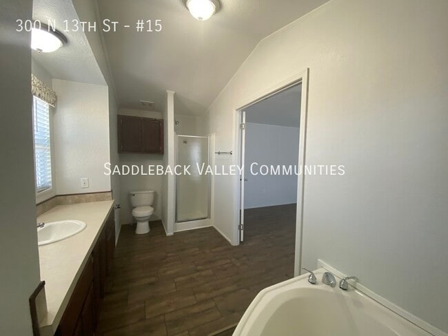 Building Photo - 300 N 13th St