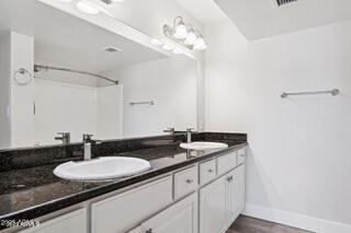 Building Photo - 935 N Granite Reef Rd