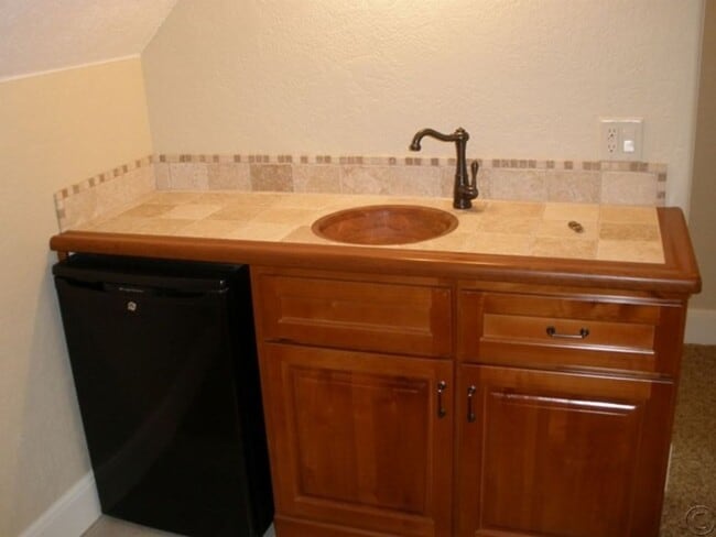 Building Photo - Stunning 4 bed, 3.75 bath Hamilton Home.