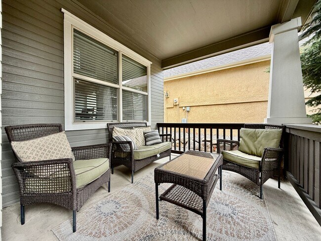 Building Photo - Stunning 4-Bedroom Home with Loft and Fini...
