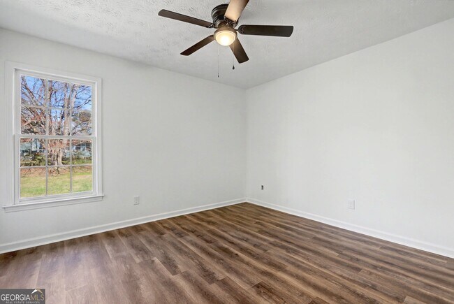 Building Photo - 608 S Jeff Davis Dr