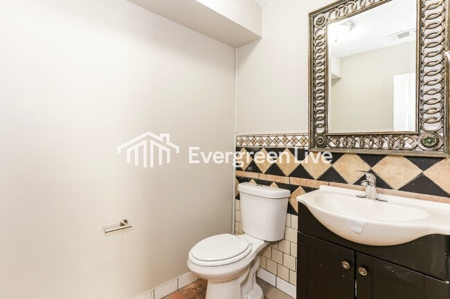 Building Photo - 8914 Cardella Ave