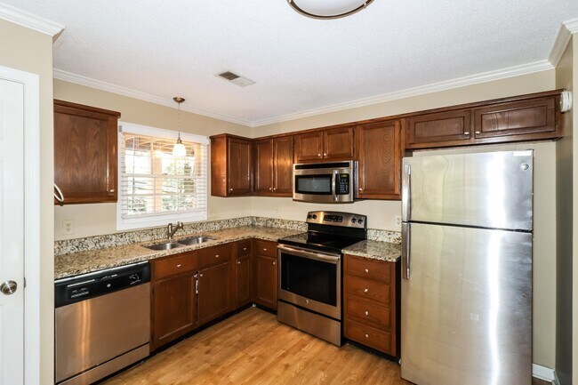 Building Photo - 1483 Wood Trail Cir