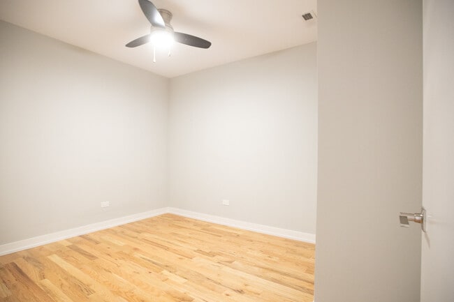 Building Photo - 1028 N California Ave