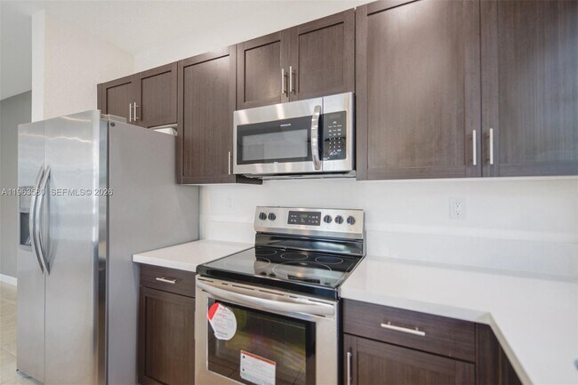 Building Photo - 20814 NE 5th Ct