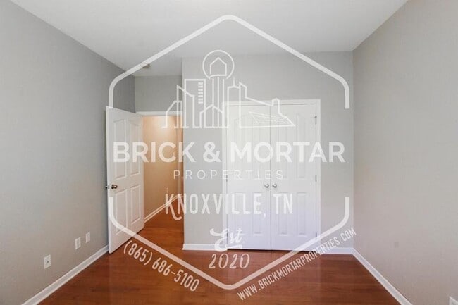 Building Photo - 6810 Springhouse Way