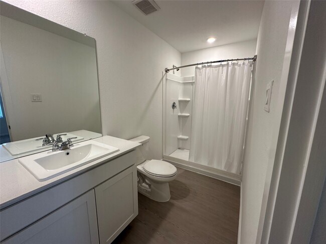 Building Photo - 607 Amberwood Creek Dr