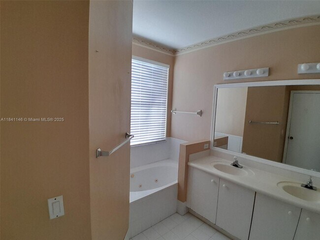 Building Photo - 15942 SW 146th Terrace