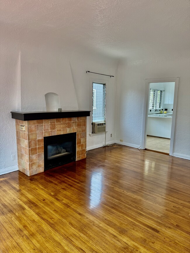 Building Photo - 1611 Talmadge St